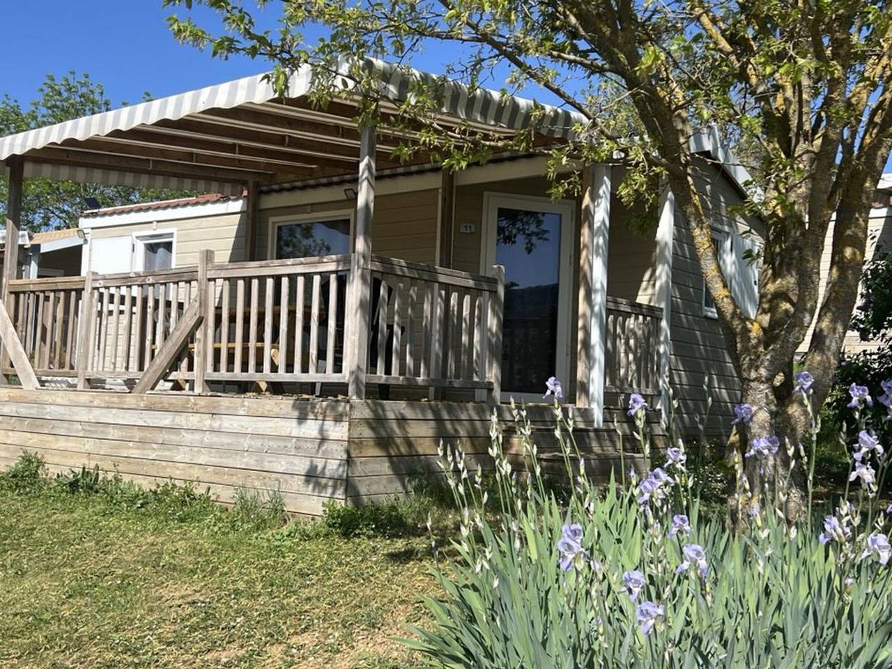 Chalet animaux Ok - 5 pers. in Saint-Georges-de-Luzençon, Parc naturel régional des Grands Causses
