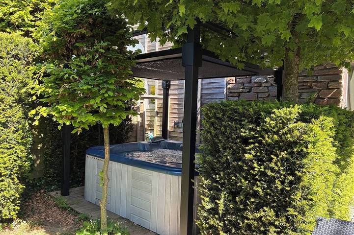 Ferienhaus für 8 Personen, mit Whirlpool und Terrasse sowie Garten und Sauna in Fischvenn