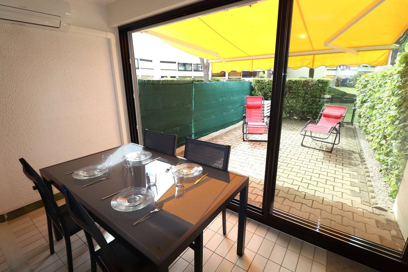 Appartement de vacances entier, Joli 2 pièces cabine Rdj parking clim 100m plage in Port Camargue, Le Grau-du-Roi