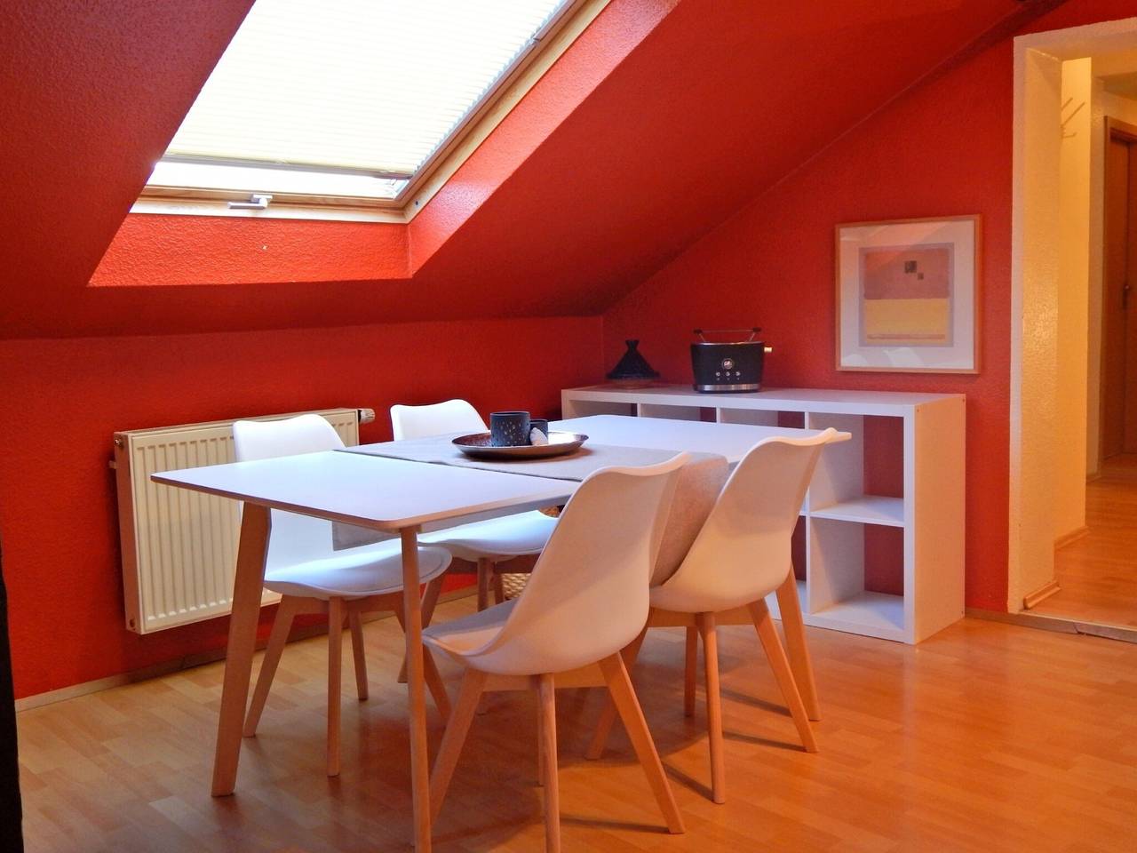 Entire apartment, Apartment 'Ferienhaus Rheinblick Wohnung 4' with Shared Terrace, Wi-Fi and Air Conditioning in Neuendorf (Koblenz), Koblenz