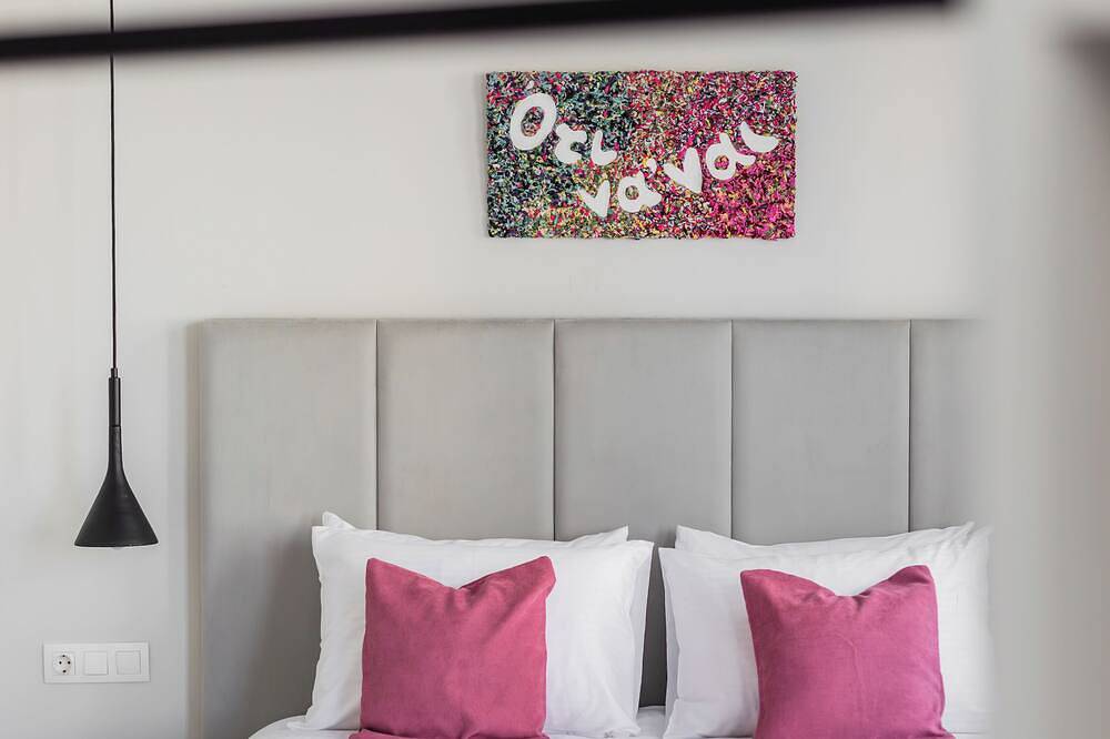 Entire apartment, Plaka Stylish & Fully Equipped Apartment in Central Section of Athens, Athens