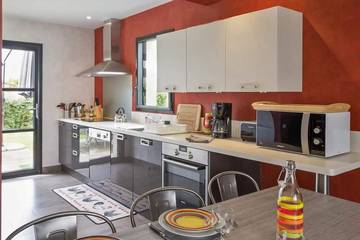 Cottage pour 6 personnes, avec piscine et terrasse ainsi que sauna et jardin à Plumergat