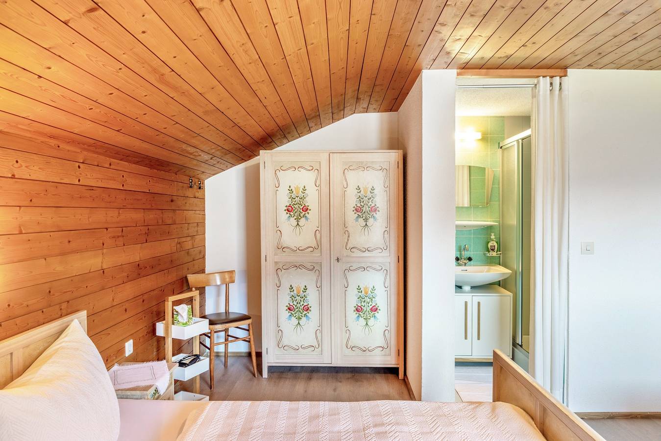 Doppelzimmer Hochzillertal im 2. Stock in Stummerberg, Ski-Optimal Hochzillertal