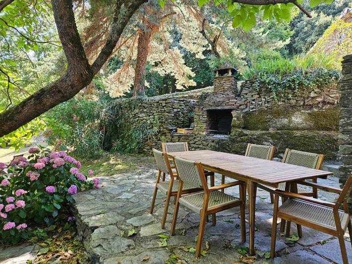Location de vacances pour 9 personnes, avec piscine ainsi que vue et jardin, animaux acceptés à Saint-Hilaire-de-Lavit - 4