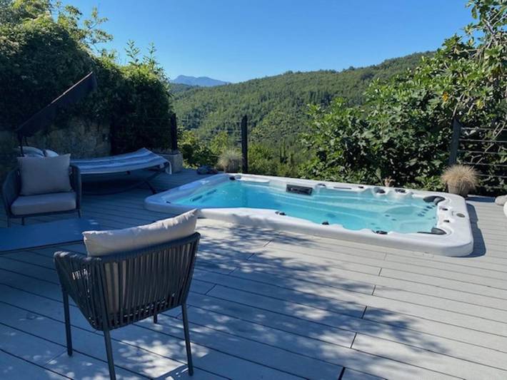 Appartement de vacances pour 2 personnes, avec vue ainsi que jardin et piscine
