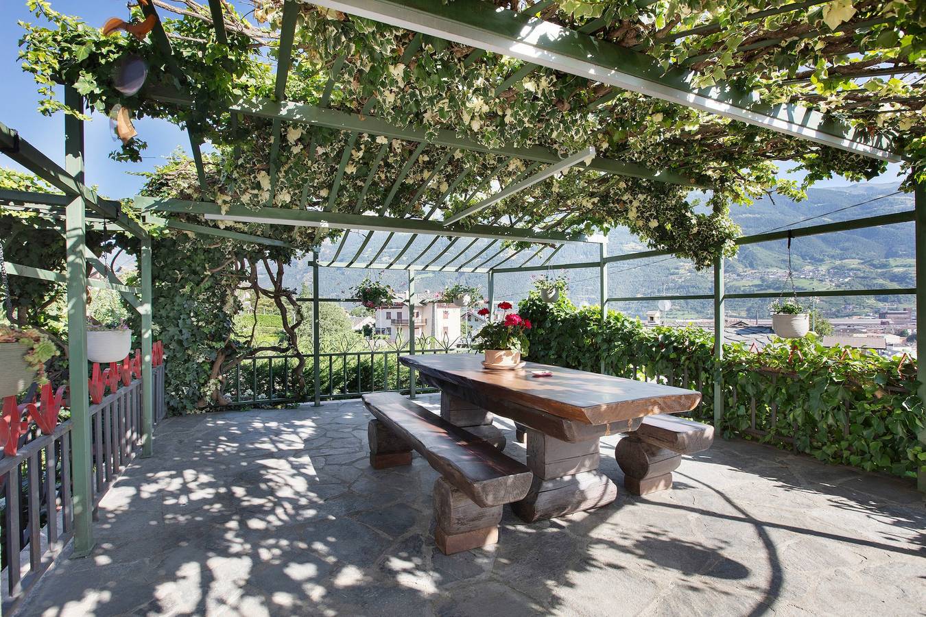 Appartamento intero, Appartamento 'La Meison De La Louye' con vista sulle montagne, Wi-Fi e aria condizionata in Aosta, Alpi Pennine