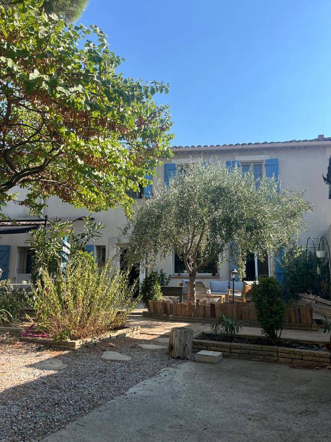 Location de vacances pour 2 personnes, avec piscine ainsi que jardin et vue, adapté aux familles à Argeliers - 2