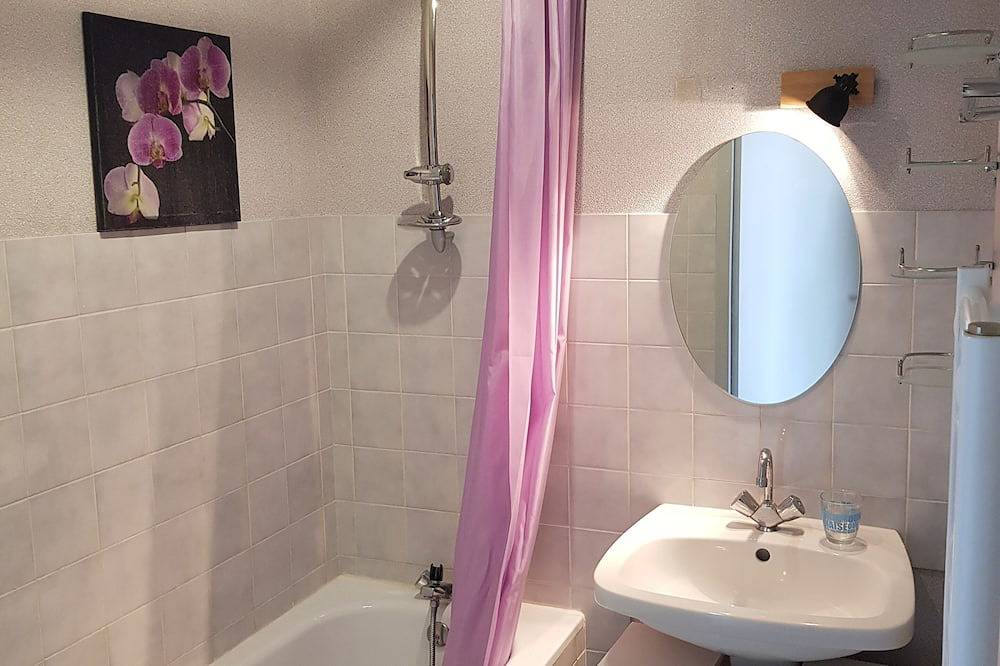 Entire apartment, Studio less than 50m from the sailing school... in La Turballe, Côte d'Amour