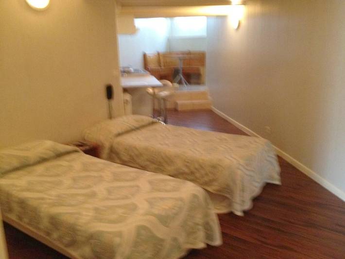 Hôtel pour 3 personnes, avec piscine ainsi que jardin et vue, adapté aux familles à Meaux - 3