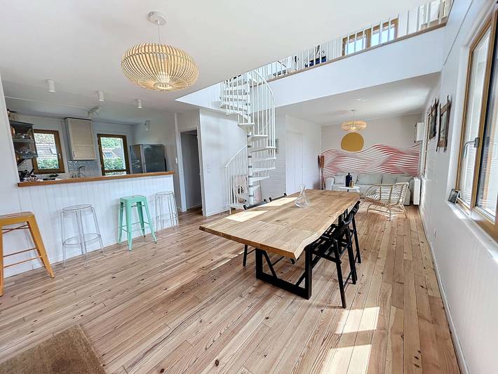 Location de vacances pour 8 personnes, avec jardin dans Carolles Plage - 2