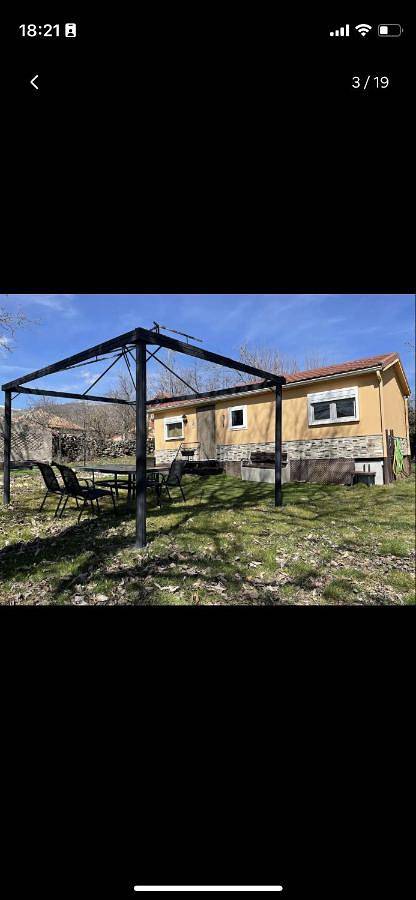 Casa de vacaciones para 4 personas, con terraza además de jardín y vistas en Sierra de Guadarrama