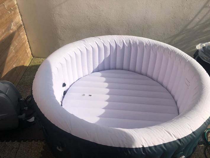 Location de vacances pour 4 personnes, avec jacuzzi et terrasse, adapté aux familles à Corbie - 2