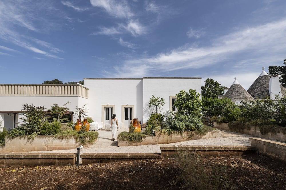 Finamore - Panoramic villa with sea view, pool, forest, 4-5 bedrooms, Monopoli in San Bartolomeo (Bari), Monopoli