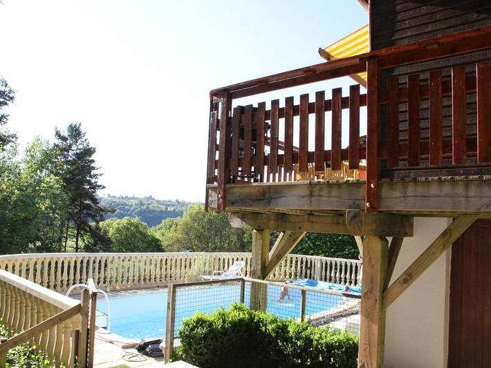 Location de vacances pour 6 personnes, avec Jacuzzi ainsi que Terrasse et Piscine à Beaulieu