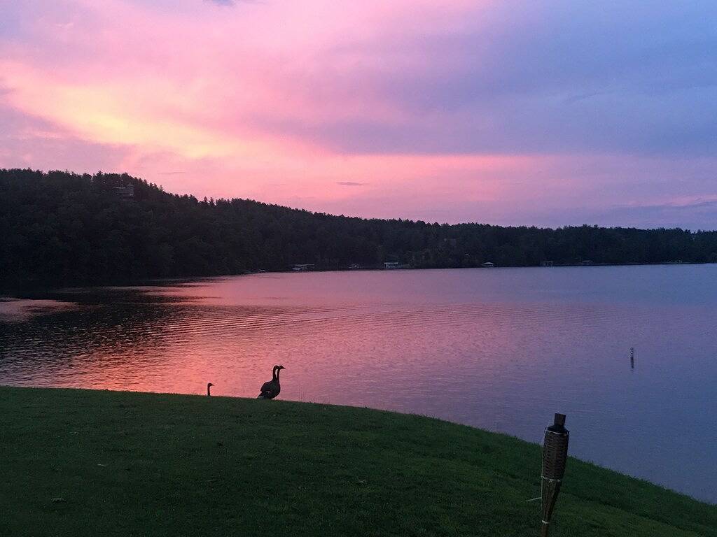 Gemütliche Hütte am Lake James mit eigenem Strand und Bootsanleger in McDowell County