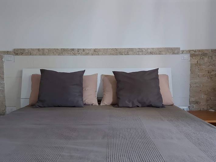 Ferienwohnung für 6 Personen, mit Balkon und Terrasse sowie Garten und Pool in Capoterra
