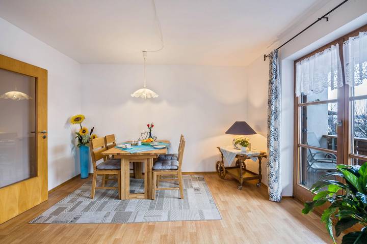 Appartement entier, Appartement "Lechner" avec vue sur les montagnes de Zugspitz, balcon et Wi-Fi in Farchant, Alpes bavaroises