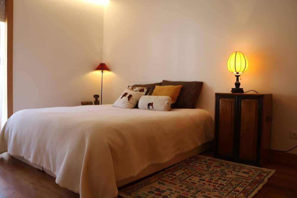 Entire apartment, Apartment with terrace, sea and mountain views in Viana do Castelo, Vale do Lima