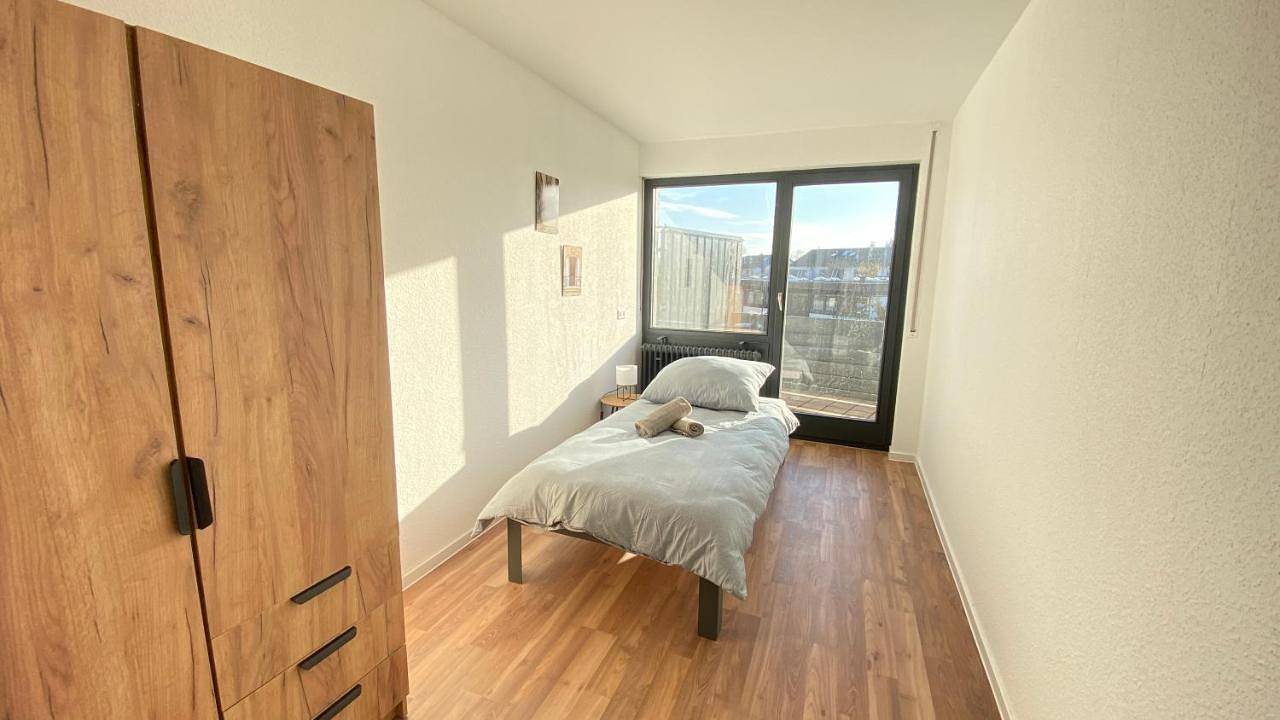 Appartement entier, K41 Business Haus mit Garten nahe Stuttgart Messe & A81 - 5 Schlafzimmer - 8 Einzelbetten - Ideal für Teams & Monteure in Ehningen, Landkreis Böblingen