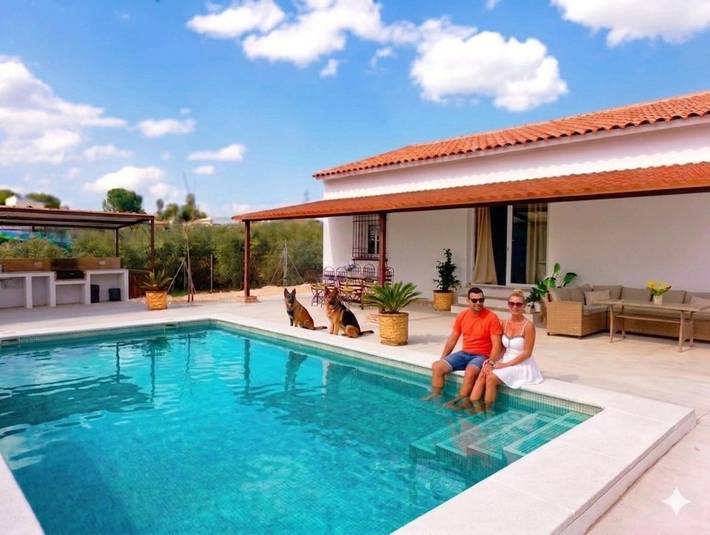 Apartamento para 6 personas, con Terraza y Jardín además de Piscina y Vistas en La Carlota