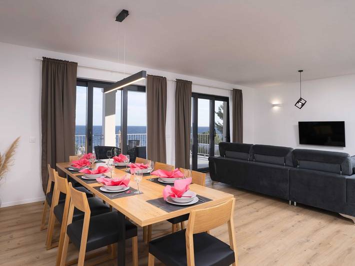 Villa für 7 Personen, mit Terrasse und Sauna sowie Kinderpool, mit Haustier auf Hvar