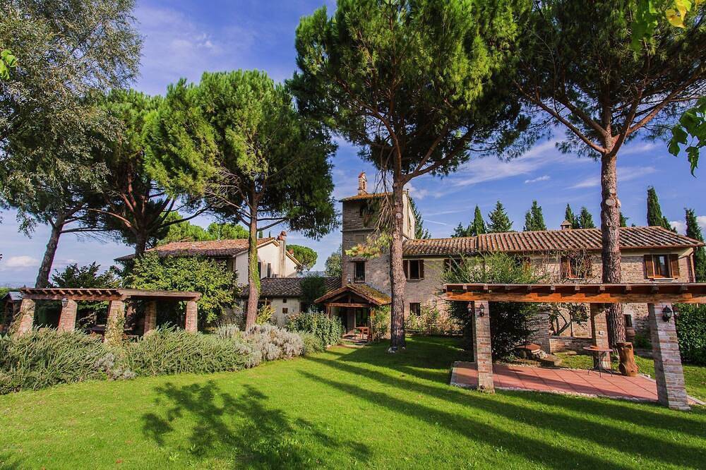 Casa rural en Marsciano con piscina y barbacoa in Marsciano, Provincia de Perugia