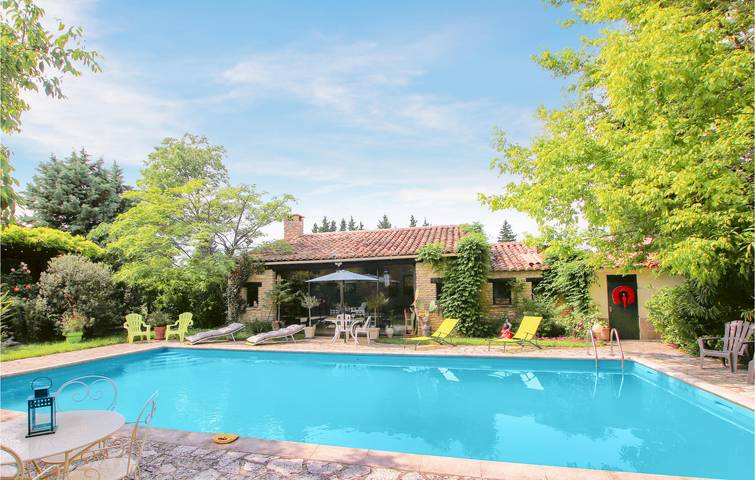 Location de vacances pour 4 personnes, avec terrasse ainsi que jardin et piscine à Carpentras - 3