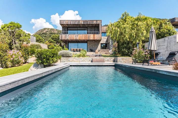 Location de vacances pour 8 personnes, avec vue et jardin dans Plage de Fautea - 4