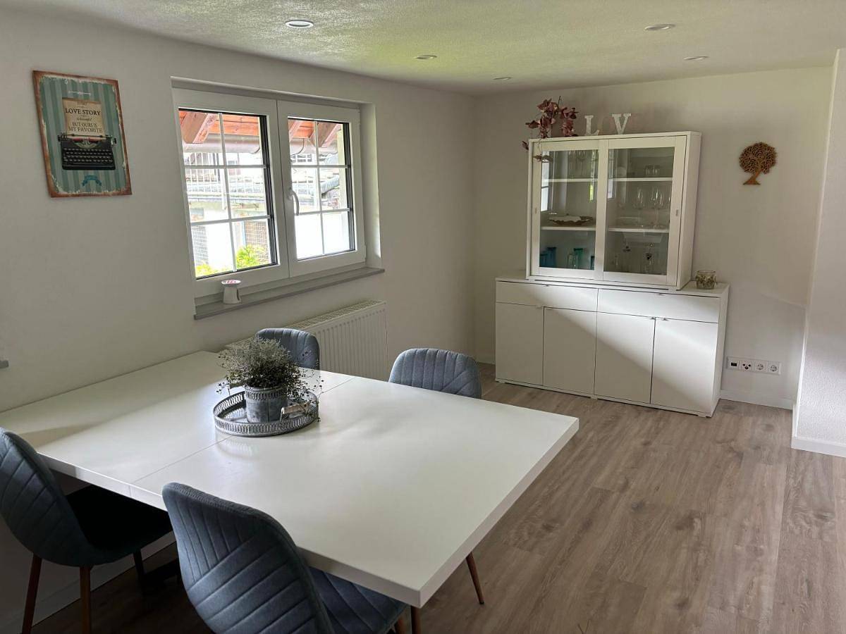 Appartement entier, Geräumige Ferienwohnung in ruhiger Lage, perfekt zum Entspannen in Freistett, Rheinau