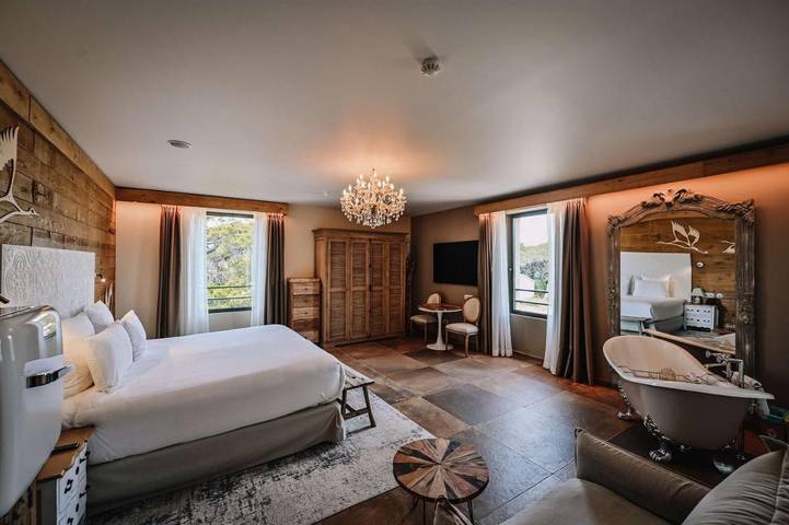 Resort per 4 persone, con Terrazza e Giardino nonché Sauna in Costa Azzurra