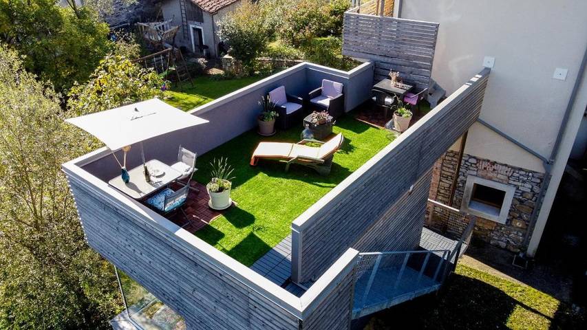 Ferienwohnung für 3 Personen, mit Balkon und Terrasse sowie Garten und Ausblick