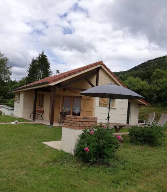 Gîte pour 4 personnes, avec jardin et vue, animaux acceptés à Allarmont