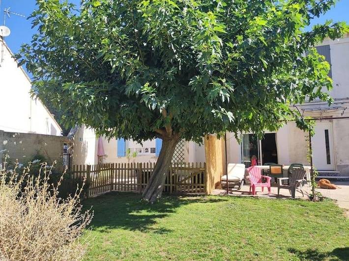 Location de vacances pour 5 personnes, avec jardin et vue à Vallabrègues - 2