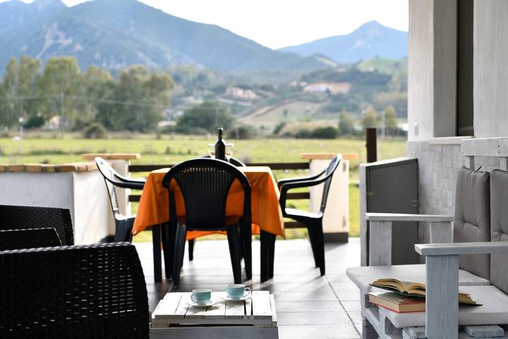 Casa vacanze 'Casa I Ginepri' con vista montagne, giardino e Wi-Fi in Cardedu, Provincia di Ogliastra