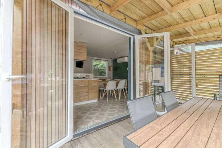 Caravane pour 6 personnes, avec jardin et terrasse à Le Bourg-d'Oisans - 3