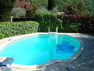 Villa pour 8 personnes, avec balcon et piscine dans la Drôme
