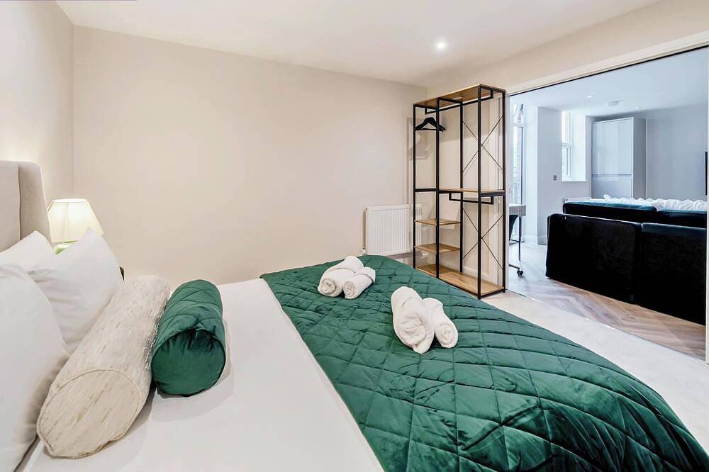 Geheel appartement, Stunning Flat, Hi-Speed Wifi, 55 Inch 4K Tv, Desk in Rushmoor, Hampshire