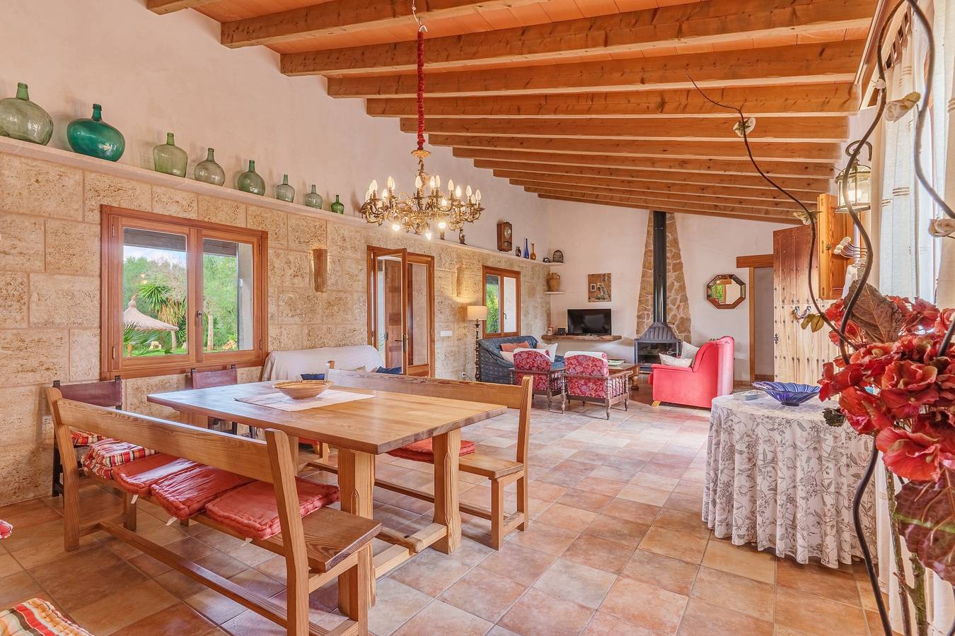 Bonita casa Son Barbudet con vistas a la montaña, Wi-Fi, jardín, terrazas y piscina; aparcamiento disponible in Campos, Mallorca Sur