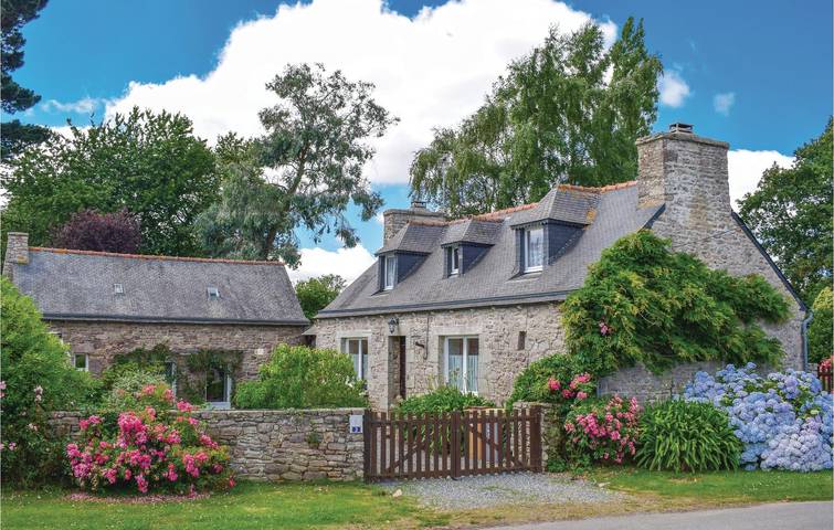 Location de vacances pour 4 personnes, avec jardin, animaux acceptés à Pléhédel - 2