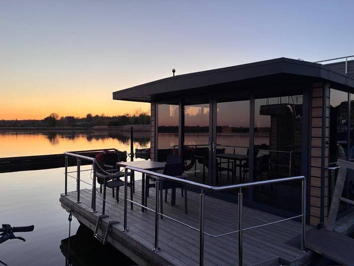 Boot für 4 Personen, mit Terrasse und Ausblick