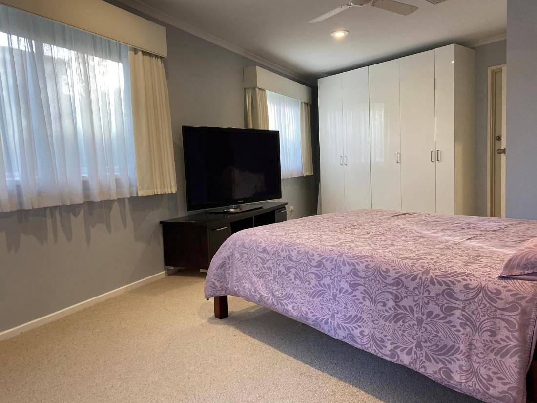 Ruhiges Gästezimmer im Gladstone Park mit eigenem Eingang in Melbourne, Victoria