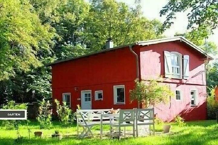 Ferienhaus für 6 Personen, mit Garten in Putgarten