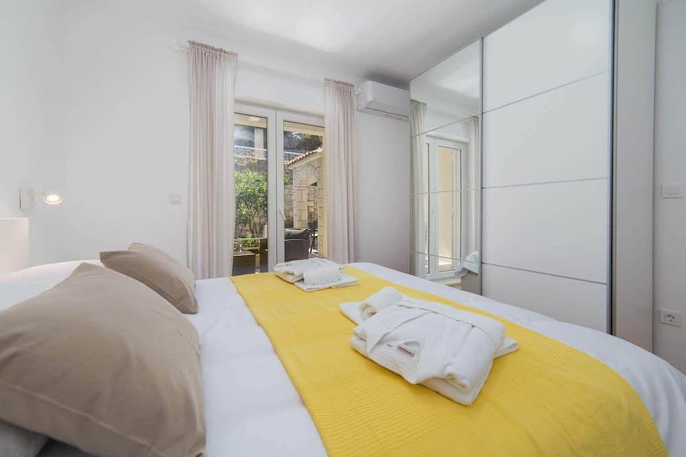 Ganze Wohnung, Apartments Ema-Two Bedroom Apartment with Sea View ( Perla ) in Rogotin, Dubrovnik-Neretva