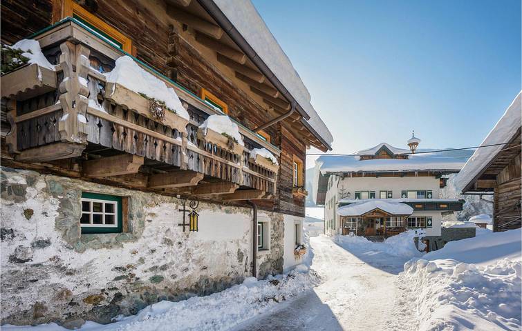 Gemütliche Ferienwohnung mit Terrasse in der Nähe von Skiliften und Fluss in Pichl-Preunegg, Schladming-Dachstein