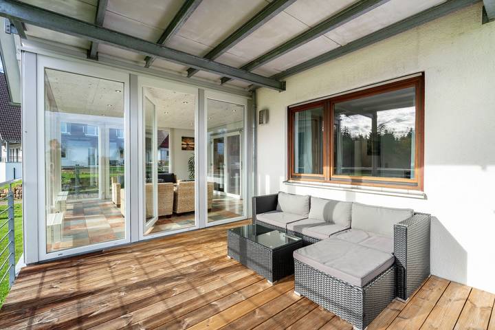 Ganze Wohnung, Ferienwohnung 'Naturzeit' mit Wintergarten, Balkon und großem Gemeinschaftsgarten in Königsfeld im Schwarzwald, Mittlerer Schwarzwald