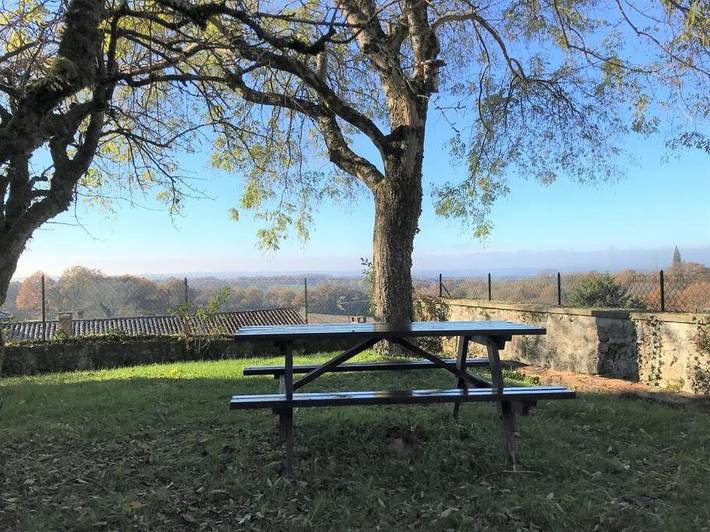 Location de vacances pour 6 personnes, avec jardin et vue à Brigueuil - 2