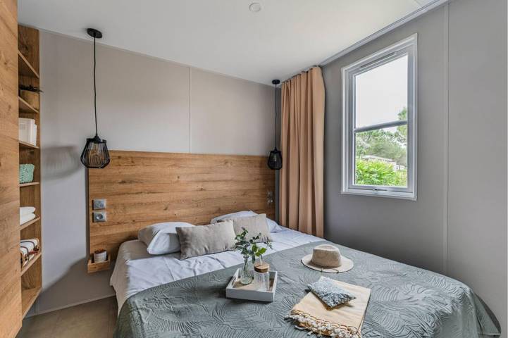 Camping pour 4 personnes, avec terrasse ainsi que piscine et jardin, adapté aux familles à Portiragnes - 4