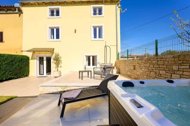 Ferienhaus für 7 Personen, mit Whirlpool