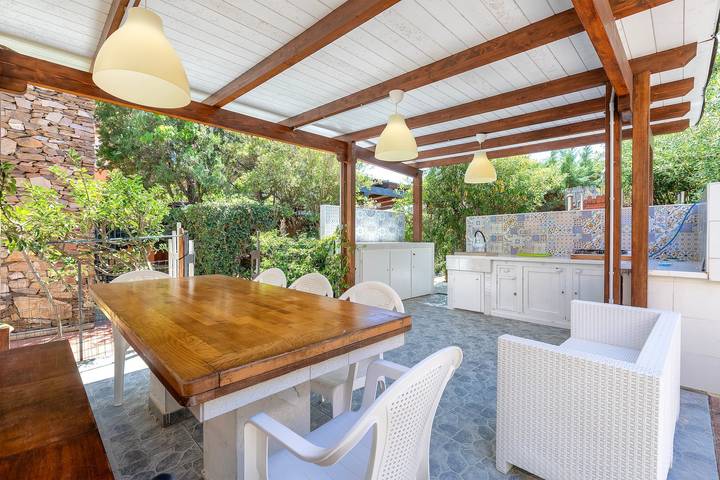 Appartamento intero, Appartamento 'Casa 20' con terrazza privata, Wi-Fi e aria condizionata in Cala Lupo, Stintino