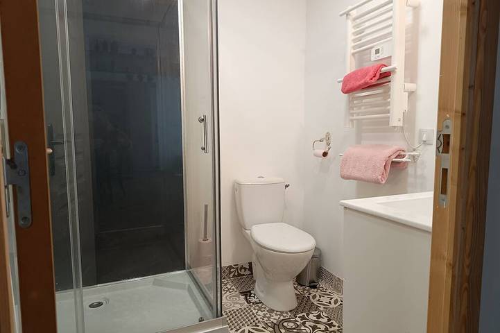Gîte pour 2 personnes, avec balcon et jardin, animaux acceptés à Javerlhac-et-la-Chapelle-Saint-Robert - 4